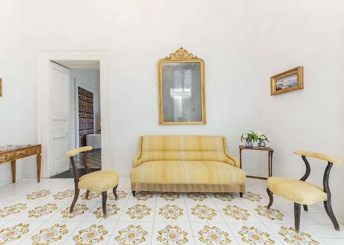 Il Palazzo Pensión Procida